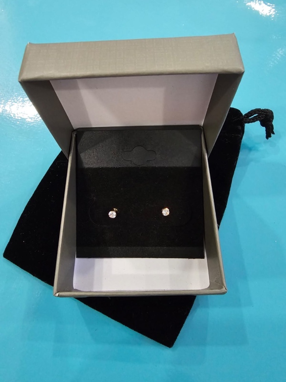 NWT Elegant Gold Stud Earrings